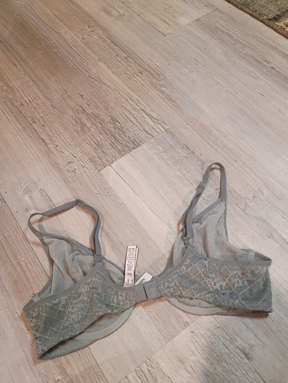 Victoria Secret - Picture 4 of 5